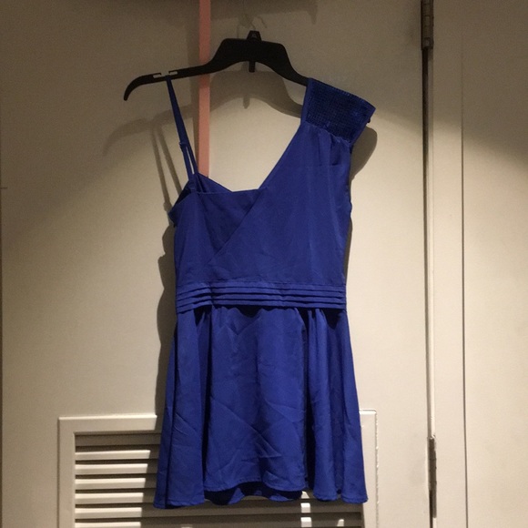 Top - Picture 2 of 5